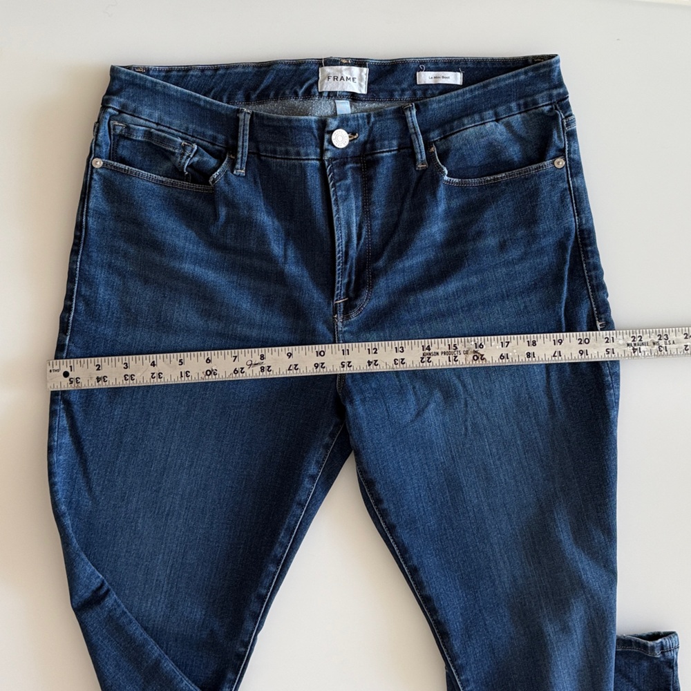 Frame Denim Women's Boot Cut Jeans in Dark Blue 11” rise - Picture 10 of 11